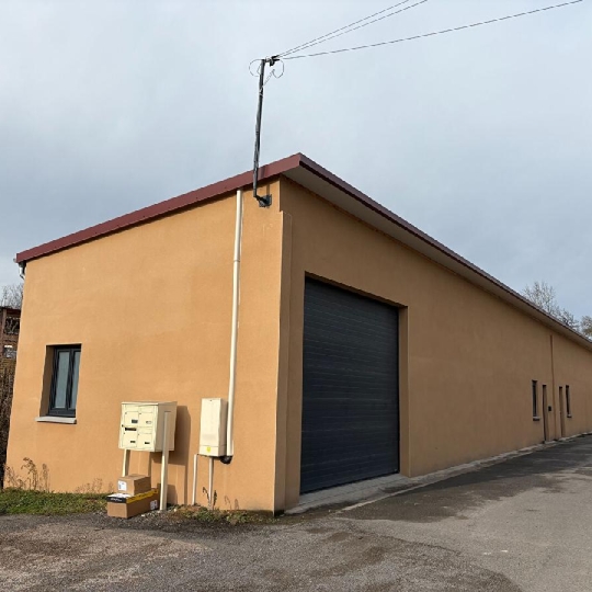 DYNAMIC IMMOBILIER : Local / Bureau | LA ROCHE-VINEUSE (71960) | 130 m2 | 915 € 