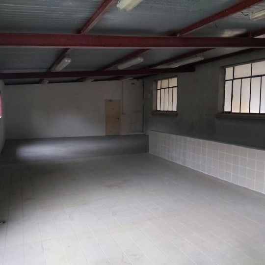  DYNAMIC IMMOBILIER : Local / Bureau | LA ROCHE-VINEUSE (71960) | 500 m2 | 1 400 € 