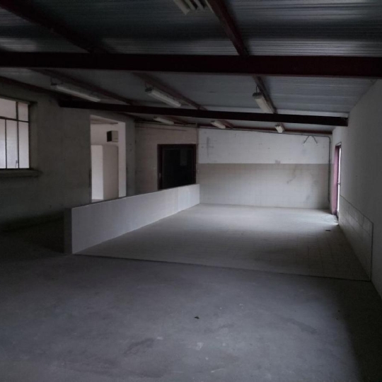  DYNAMIC IMMOBILIER : Local / Bureau | LA ROCHE-VINEUSE (71960) | 500 m2 | 1 400 € 