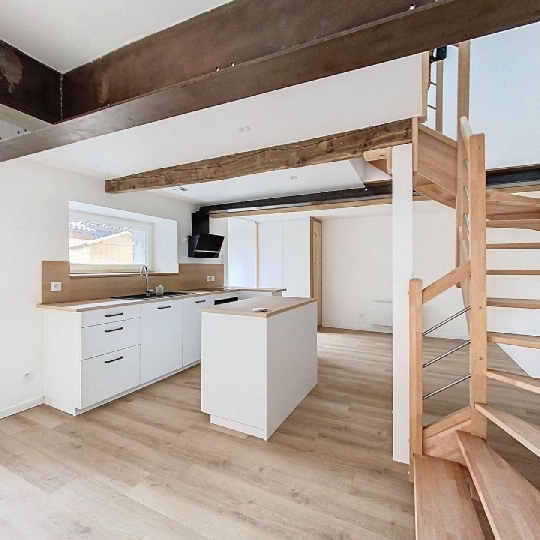  DYNAMIC IMMOBILIER : Maison / Villa | IGE (71960) | 66 m2 | 850 &euro; 