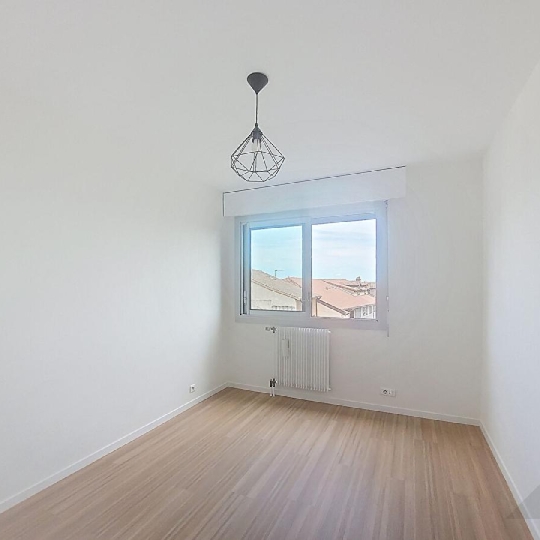  DYNAMIC IMMOBILIER : Appartement | MACON (71000) | 91 m2 | 950 € 