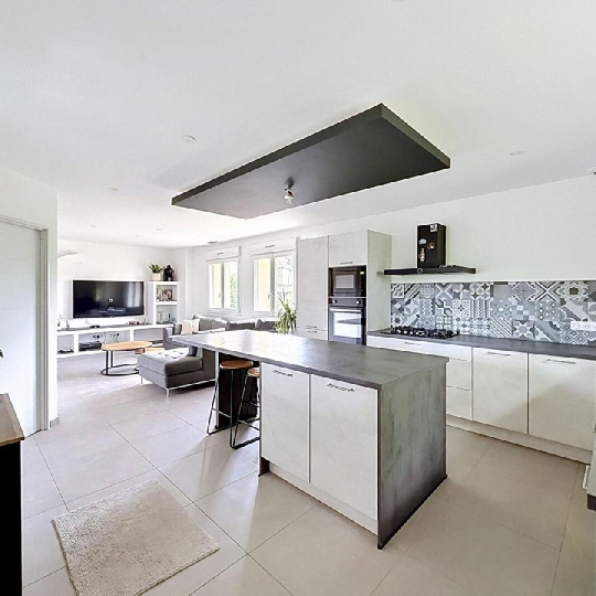  DYNAMIC IMMOBILIER : Maison / Villa | PRISSE (71960) | 136 m2 | 1 195 &euro; 
