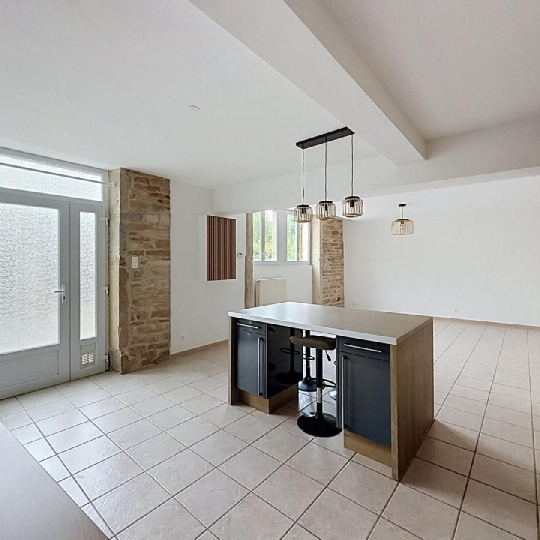  DYNAMIC IMMOBILIER : Appartement | AZE (71260) | 78 m2 | 780 &euro; 