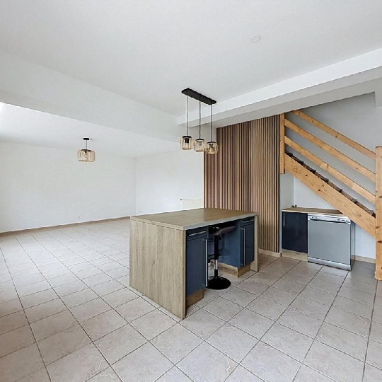  DYNAMIC IMMOBILIER : Appartement | AZE (71260) | 78 m2 | 780 &euro; 