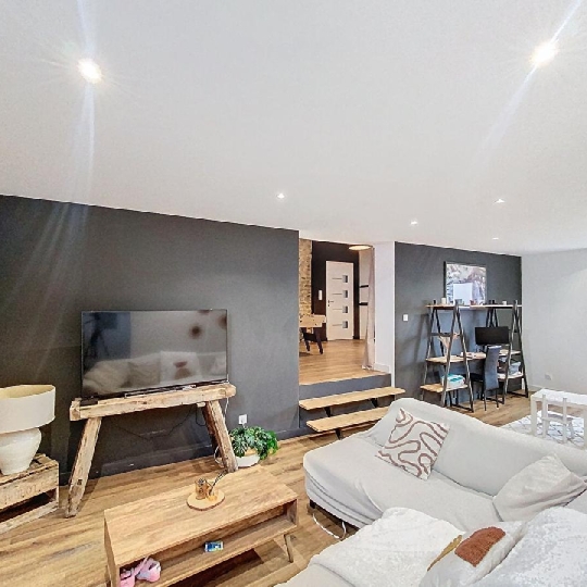  DYNAMIC IMMOBILIER : House | PIERRECLOS (71960) | 224 m2 | 339 000 € 
