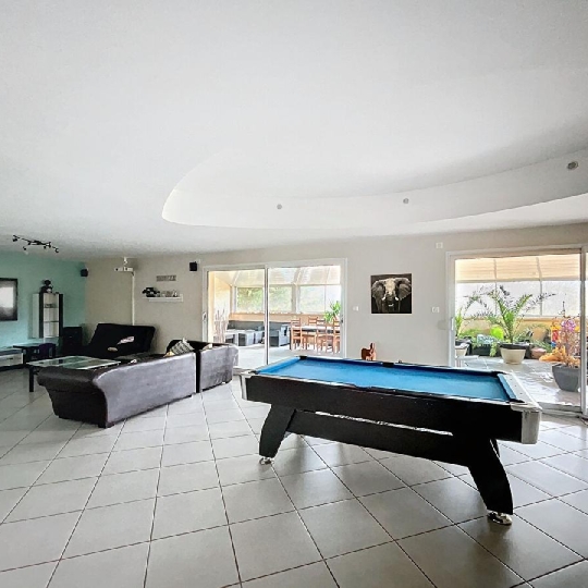  DYNAMIC IMMOBILIER : Maison / Villa | AZE (71260) | 210 m2 | 379 000 € 