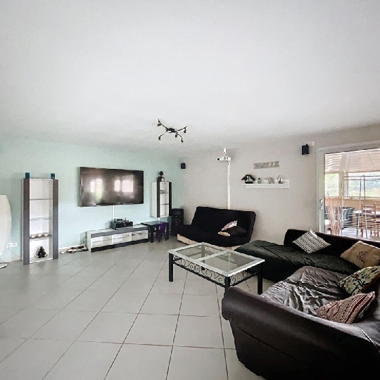  DYNAMIC IMMOBILIER : Maison / Villa | AZE (71260) | 210 m2 | 379 000 € 