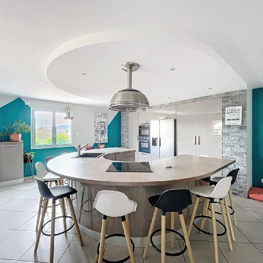  DYNAMIC IMMOBILIER : Maison / Villa | AZE (71260) | 210 m2 | 379 000 € 