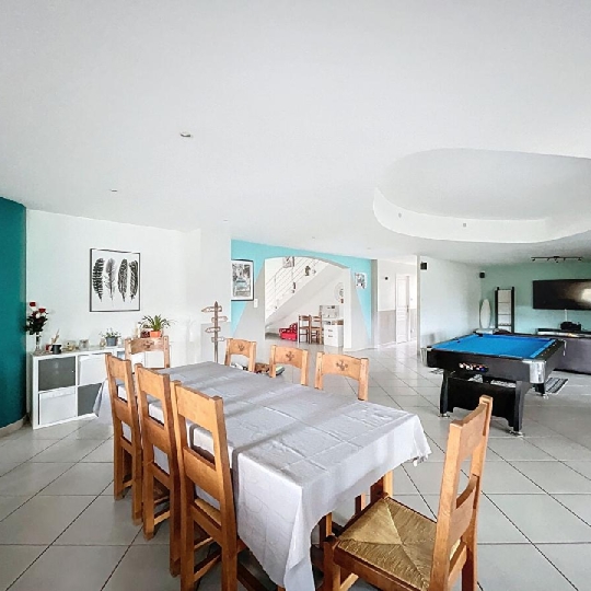  DYNAMIC IMMOBILIER : Maison / Villa | AZE (71260) | 210 m2 | 379 000 € 