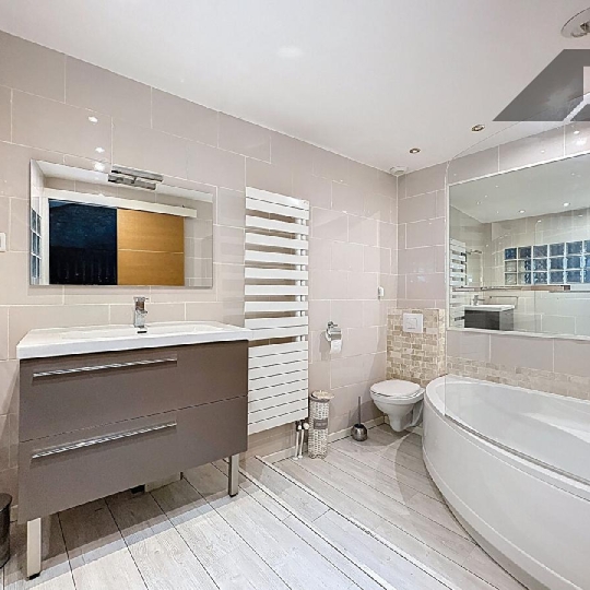  DYNAMIC IMMOBILIER : House | VERZE (71960) | 124 m2 | 229 000 € 