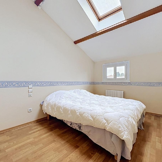  DYNAMIC IMMOBILIER : House | SENOZAN (71260) | 166 m2 | 384 800 &euro; 