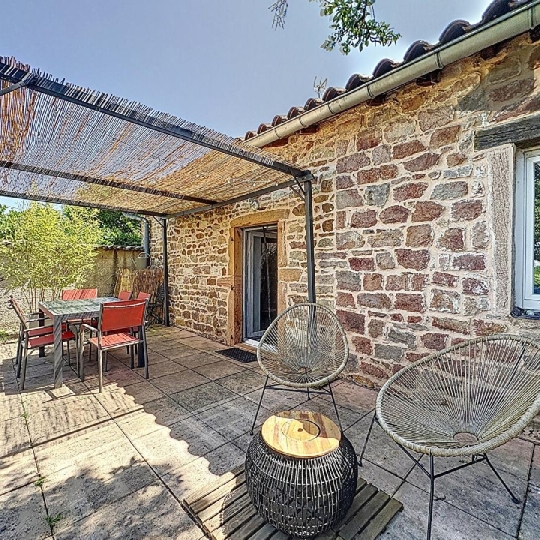 DYNAMIC IMMOBILIER : Maison / Villa | SAINT-AMOUR-BELLEVUE (71570) | 90.00m2 | 240 000 € DYNAMIC IMMOBILIER : Maison / Villa | SAINT-AMOUR-BELLEVUE (71570) | 90.00m2 | 240 000 €