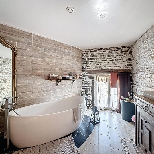  DYNAMIC IMMOBILIER : Maison / Villa | BOYER (71700) | 200 m2 | 190 000 € 