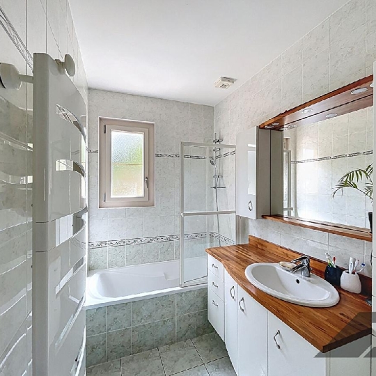  DYNAMIC IMMOBILIER : Maison / Villa | LA ROCHE-VINEUSE (71960) | 123 m2 | 290 000 € 
