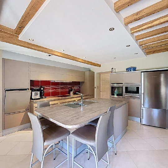  DYNAMIC IMMOBILIER : House | CLUNY (71250) | 300 m2 | 676 000 € 