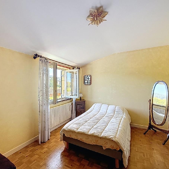  DYNAMIC IMMOBILIER : House | CLUNY (71250) | 300 m2 | 676 000 € 