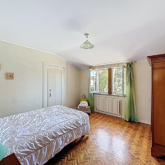  DYNAMIC IMMOBILIER : House | CLUNY (71250) | 300 m2 | 676 000 € 