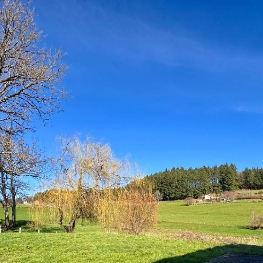  DYNAMIC IMMOBILIER : House | AIGUEPERSE (69790) | 143 m2 | 185 000 &euro; 