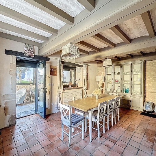  DYNAMIC IMMOBILIER : House | VIRE (71260) | 160 m2 | 329 000 &euro; 