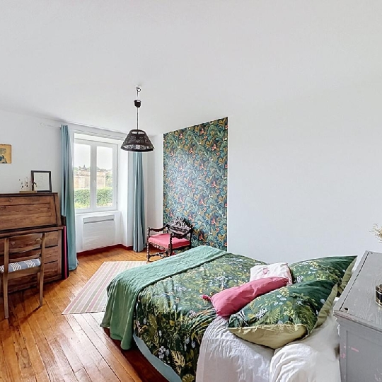  DYNAMIC IMMOBILIER : House | SENOZAN (71260) | 173 m2 | 299 000 &euro; 
