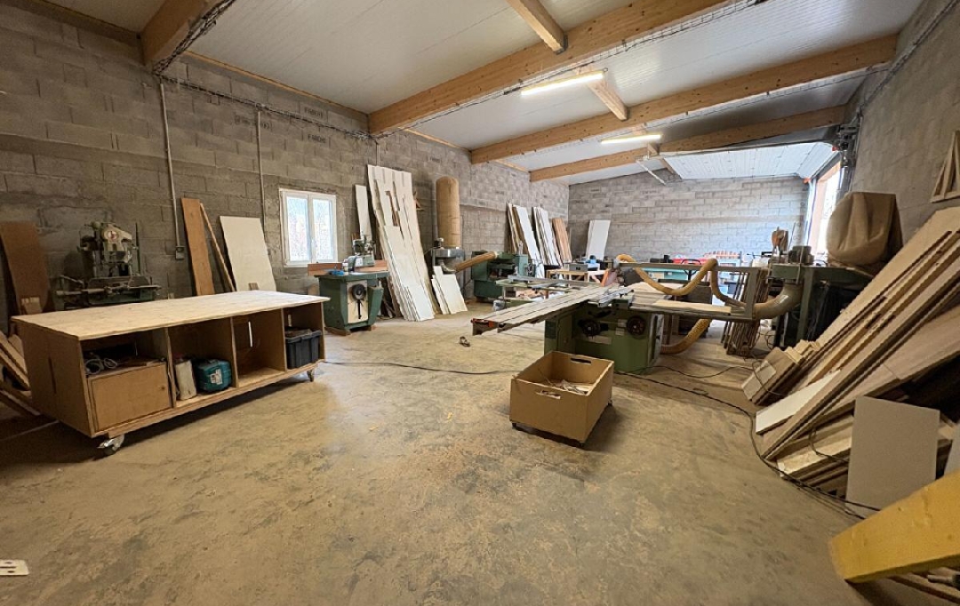DYNAMIC IMMOBILIER : Local / Bureau | LA ROCHE-VINEUSE (71960) | 130 m2 | 915 € 