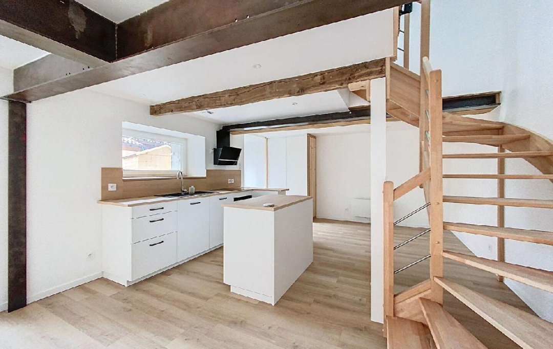 DYNAMIC IMMOBILIER : Maison / Villa | IGE (71960) | 66 m2 | 850 &euro; 