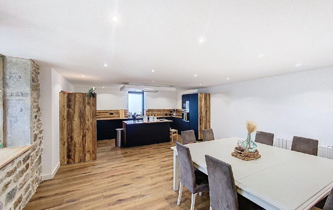 DYNAMIC IMMOBILIER : House | PIERRECLOS (71960) | 224 m2 | 339 000 € 