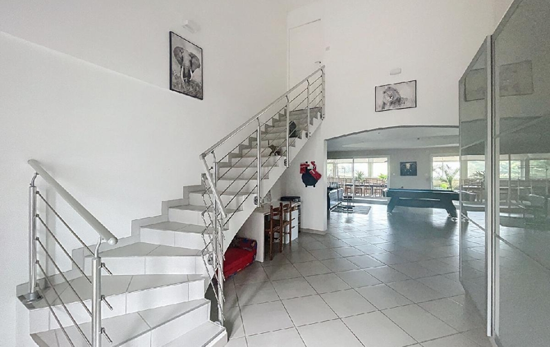 DYNAMIC IMMOBILIER : Maison / Villa | AZE (71260) | 210 m2 | 379 000 € 
