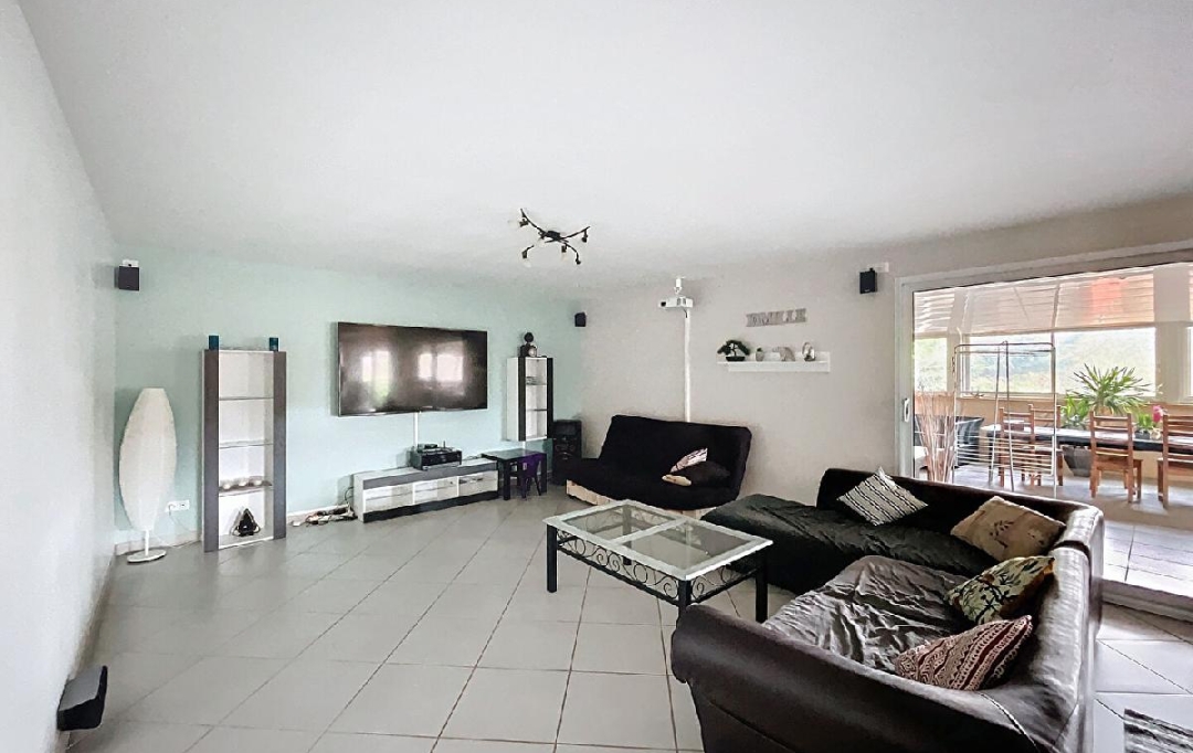 DYNAMIC IMMOBILIER : Maison / Villa | AZE (71260) | 210 m2 | 379 000 € 