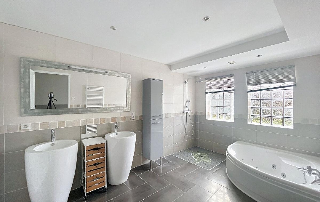 DYNAMIC IMMOBILIER : Maison / Villa | AZE (71260) | 210 m2 | 379 000 € 