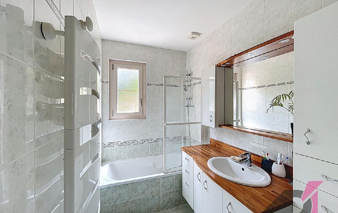 DYNAMIC IMMOBILIER : Maison / Villa | LA ROCHE-VINEUSE (71960) | 123 m2 | 290 000 € 