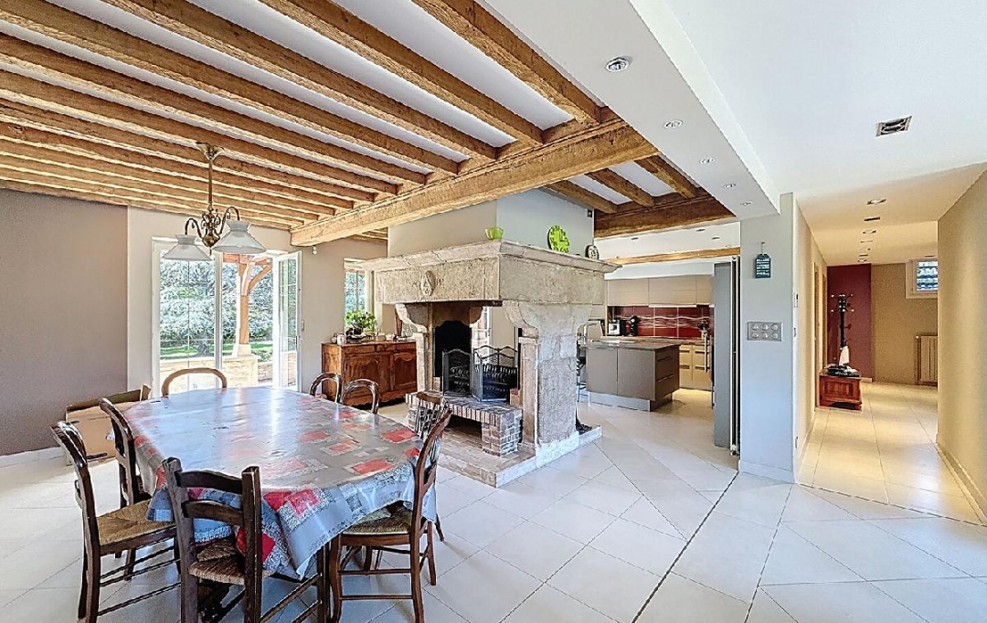 DYNAMIC IMMOBILIER : House | CLUNY (71250) | 300 m2 | 676 000 € 