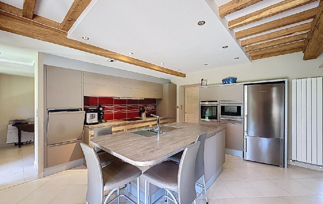DYNAMIC IMMOBILIER : House | CLUNY (71250) | 300 m2 | 676 000 € 