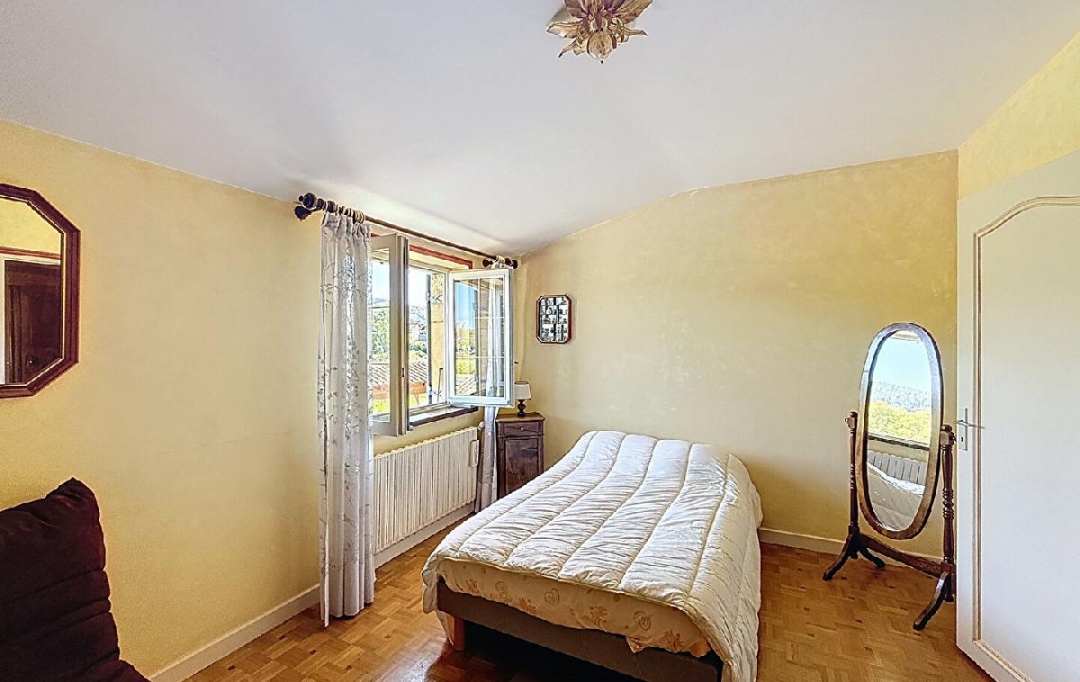 DYNAMIC IMMOBILIER : House | CLUNY (71250) | 300 m2 | 676 000 € 