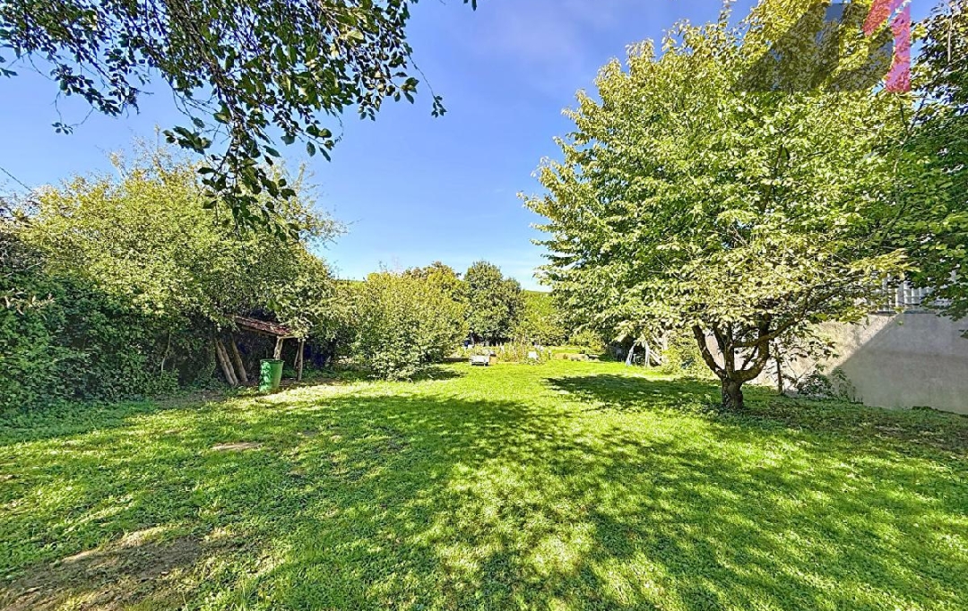 DYNAMIC IMMOBILIER : Ground | IGE (71960) | 1 500 m2 | 79 500 € 