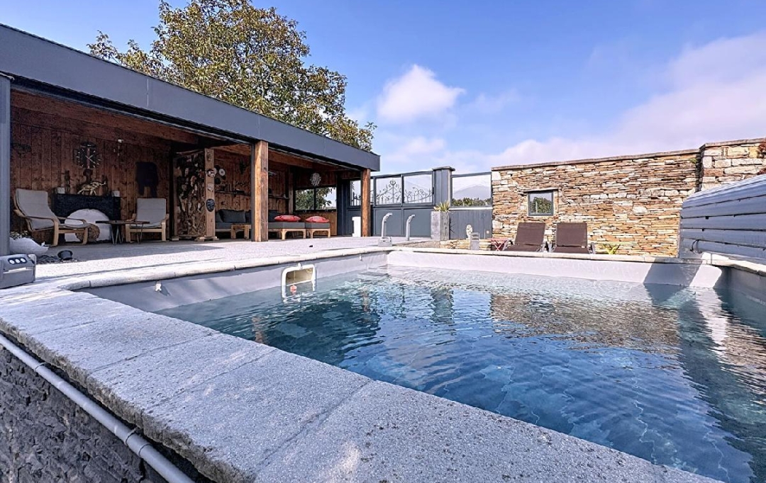 DYNAMIC IMMOBILIER : House | VIRE (71260) | 160 m2 | 329 000 &euro; 