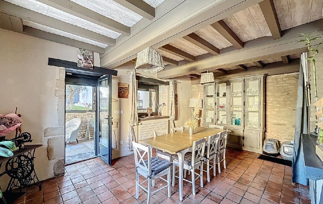 DYNAMIC IMMOBILIER : House | VIRE (71260) | 160 m2 | 329 000 &euro; 