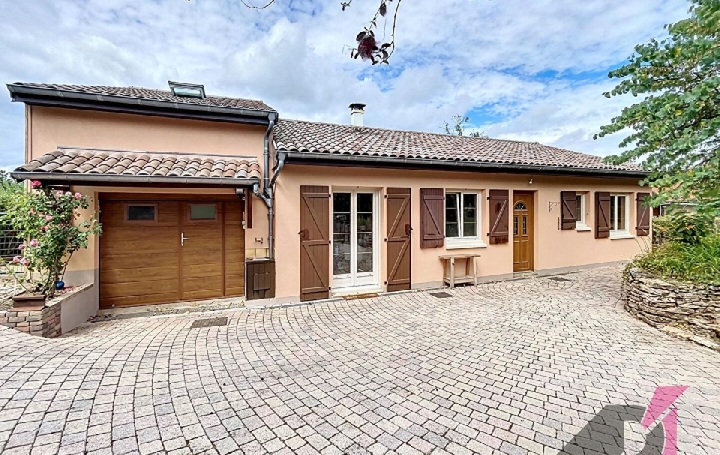 Maison LA ROCHE-VINEUSE 123 m2 290 000 € Maison LA ROCHE-VINEUSE 123 m2 290 000 €