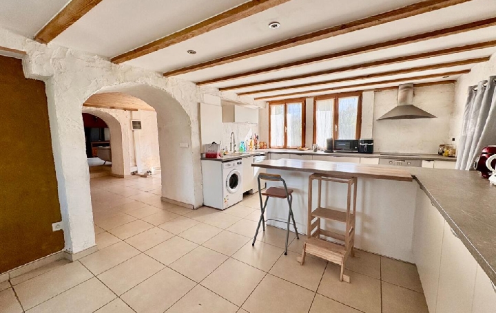 Maison   AIGUEPERSE  143 m2 185 000 € 